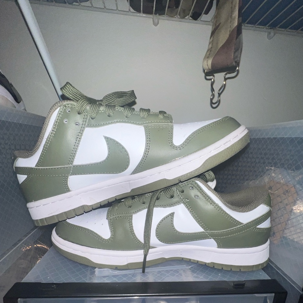 Olive green women’s dunks